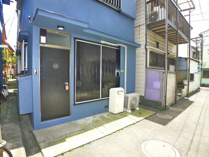 北千住川田貸家のエントランス部分