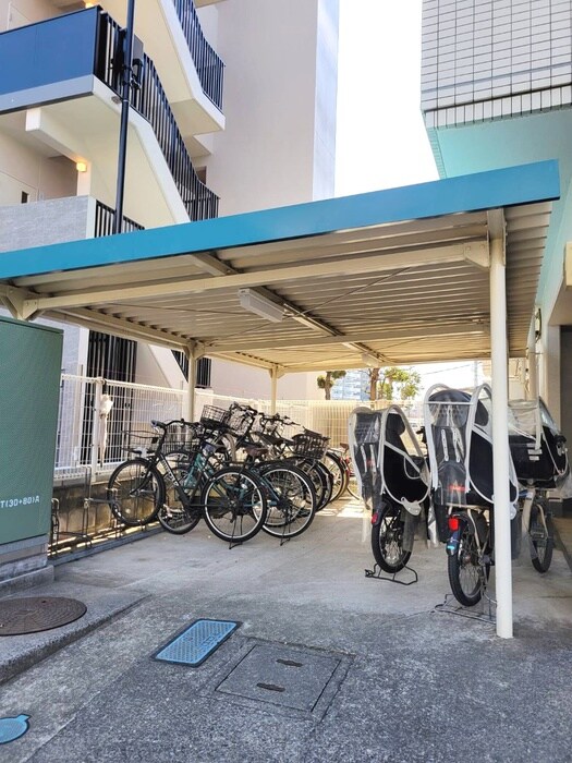 物件外観写真5　(駐輪場)