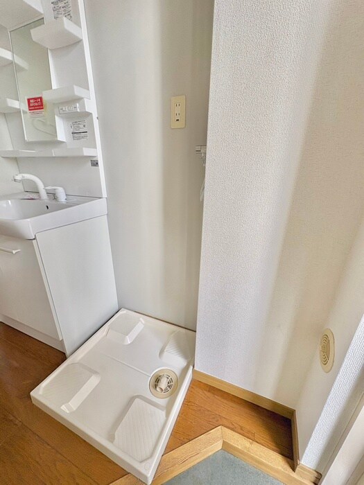 物件内観写真17　(洗濯機置場)