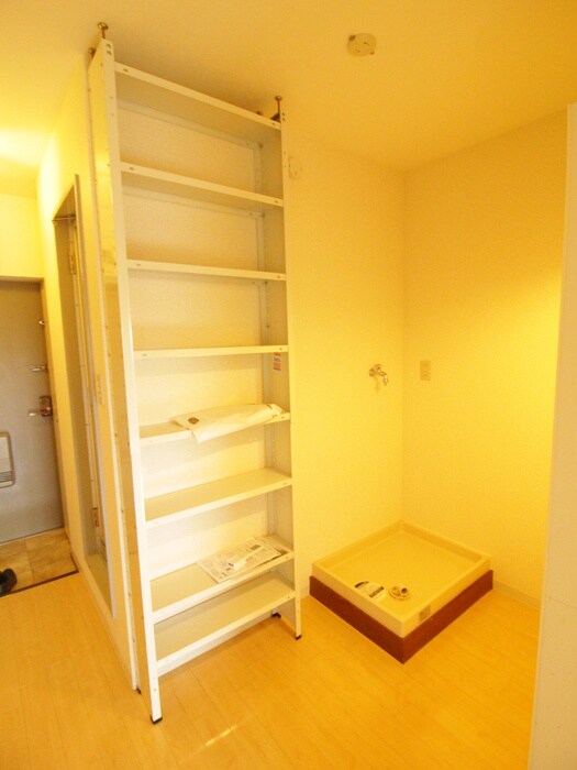 物件内観写真18　(洗濯機置場)