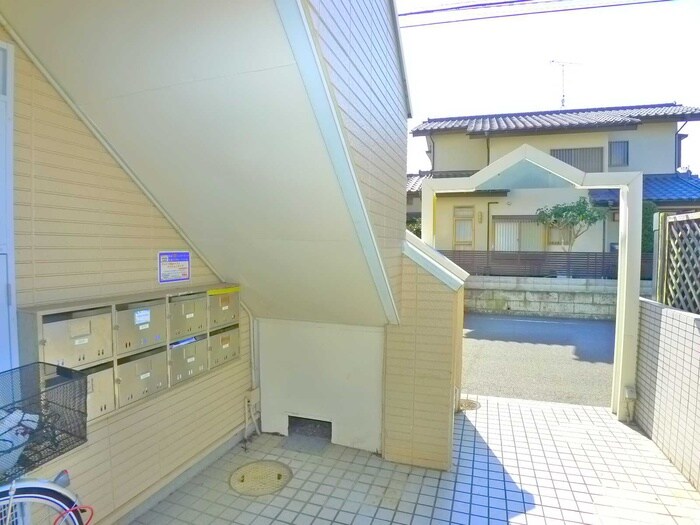 物件外観写真5　(駐輪場)