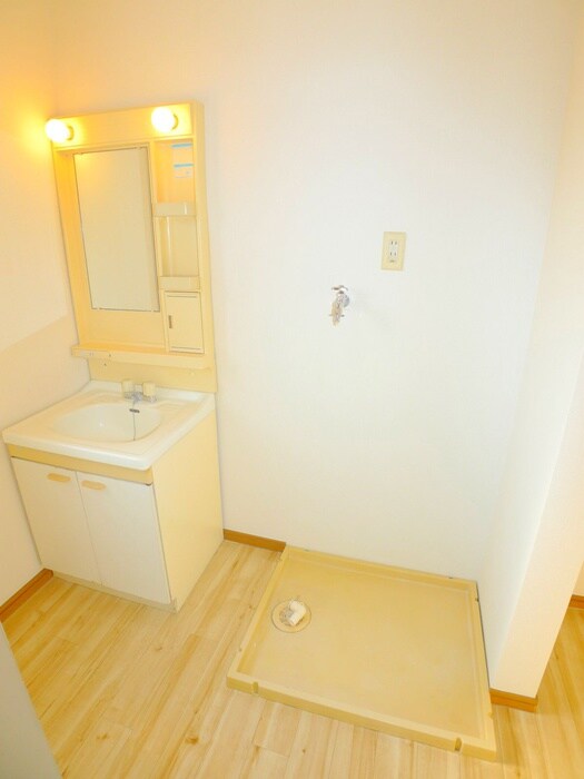 物件内観写真17　(洗濯機置場)