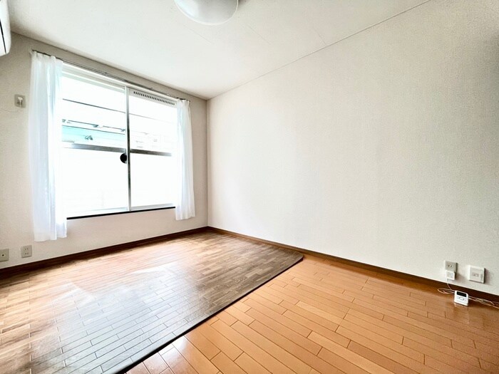 物件内観写真10　(居室)