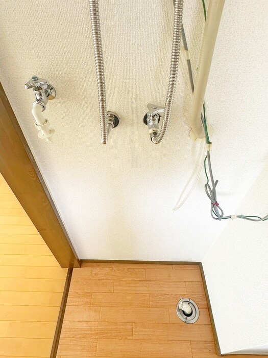 物件内観写真16　(洗濯機置場)