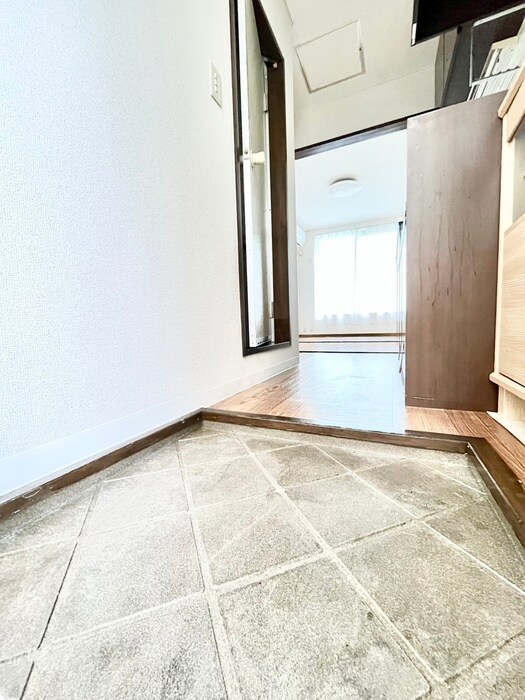 物件内観写真18　(玄関)