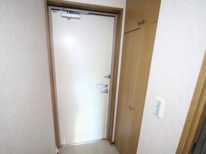 物件内観写真15　(玄関)