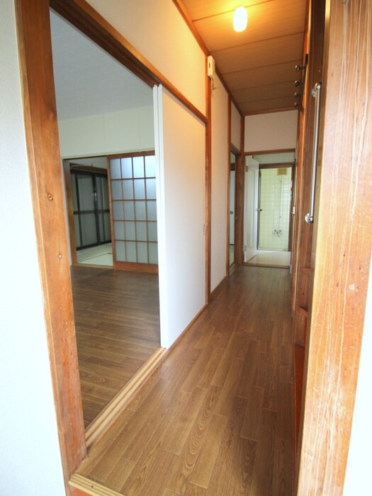 物件内観写真14　(廊下)
