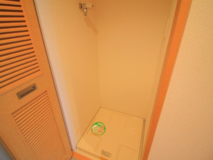 物件内観写真17　(洗濯機置場)
