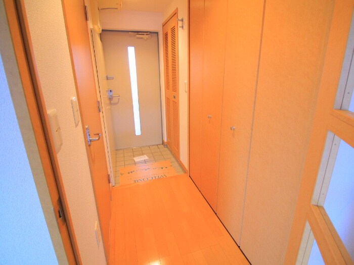 物件内観写真18　(廊下)