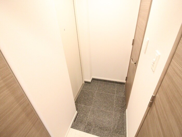 物件内観写真17　(玄関)