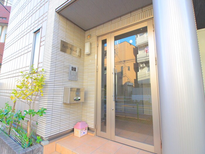 物件外観写真6　(エントランス部分)