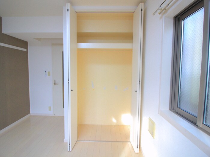 物件内観写真11　(収納)