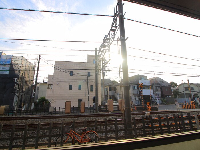 物件内観写真20　(室内からの展望)