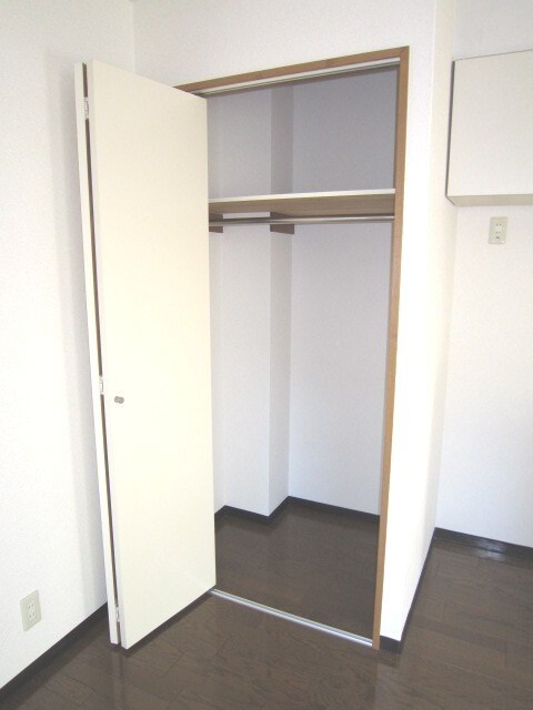 物件内観写真6　(収納)