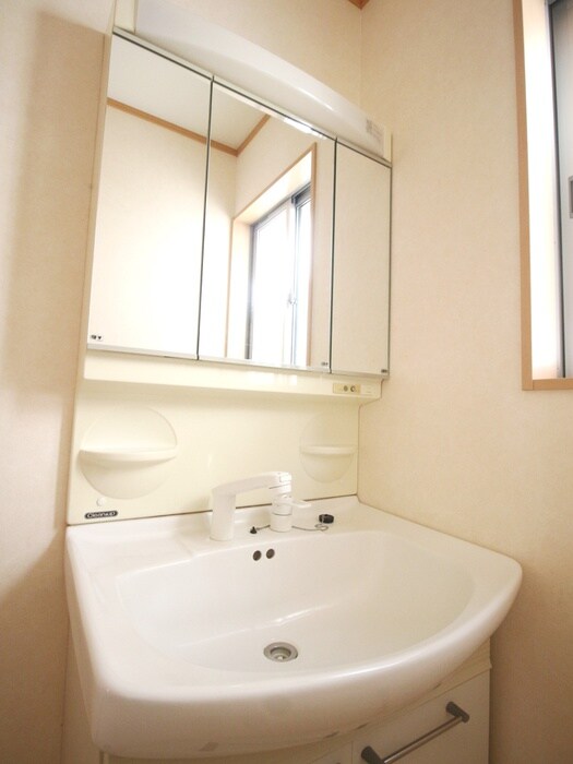 物件内観写真11　(洗面)