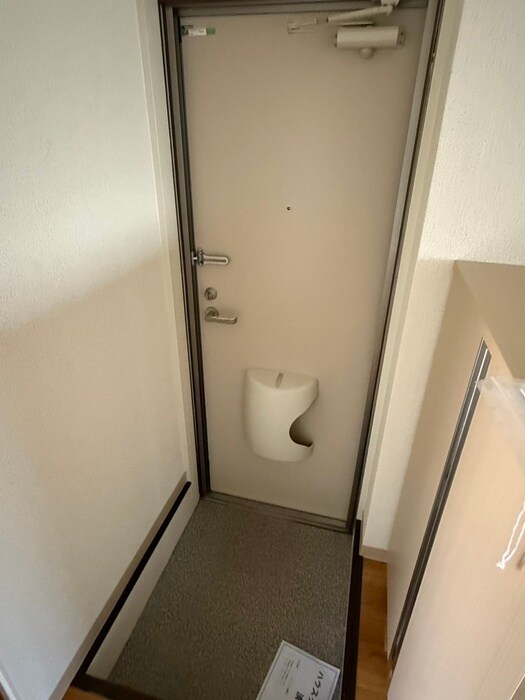 物件内観写真12　(玄関)