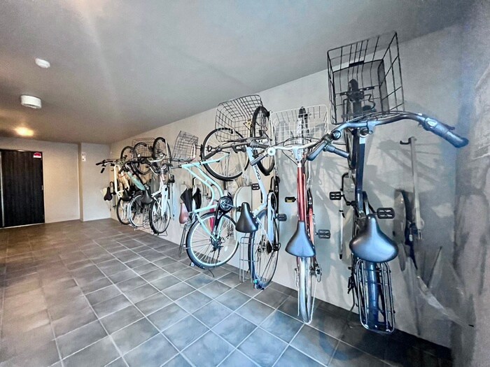 物件外観写真6　(駐輪場)