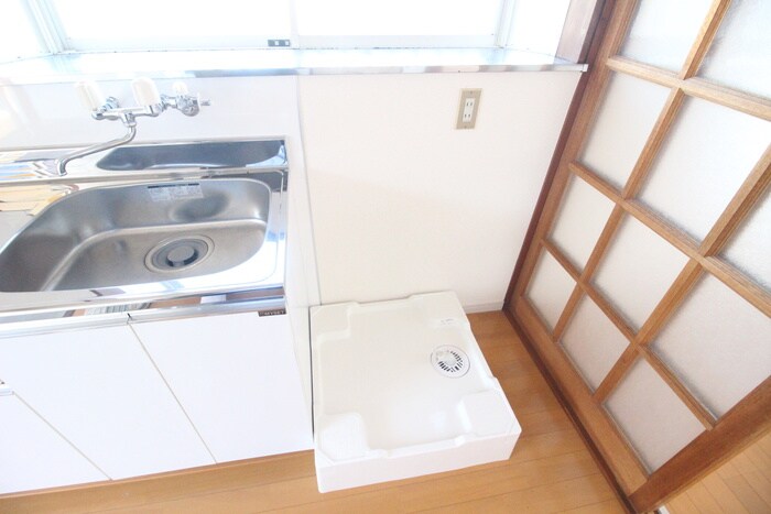 物件内観写真12　(洗濯機置場)