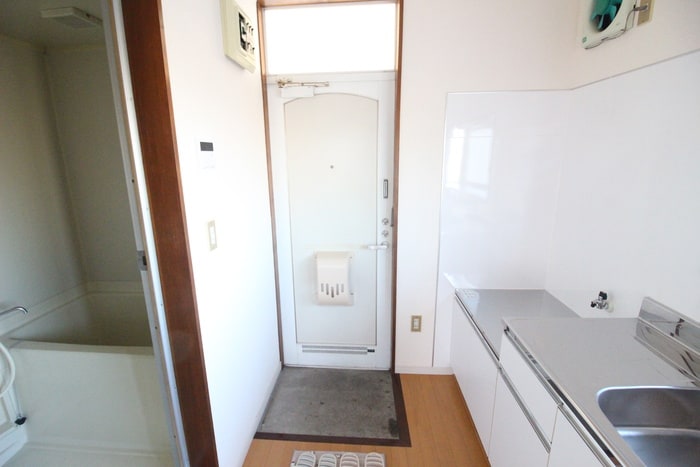 物件内観写真18　(玄関)