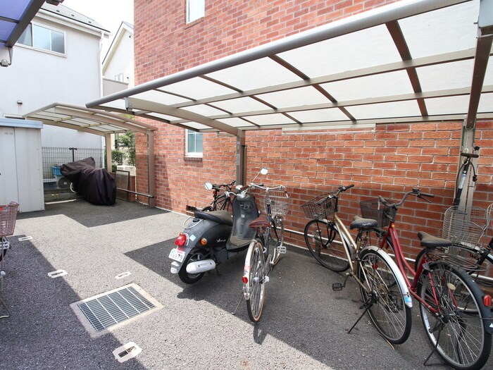 物件外観写真2　(駐輪場)