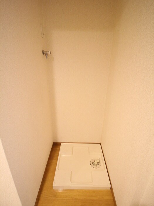 物件内観写真18　(洗濯機置場)