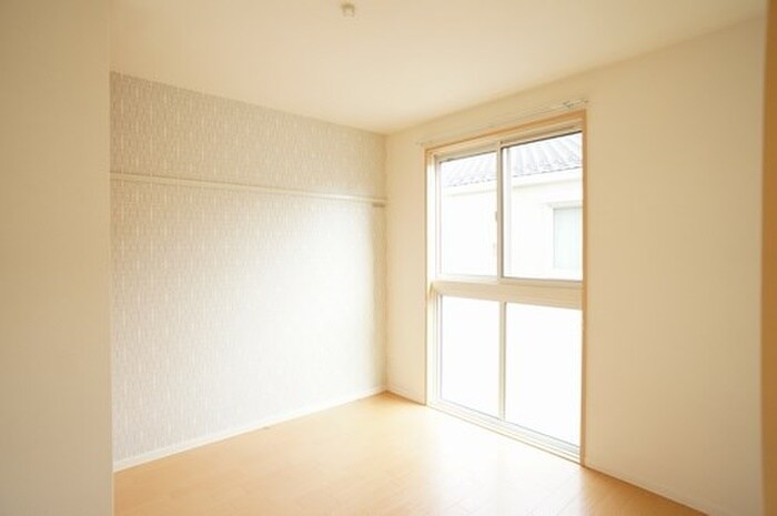 物件内観写真5　(室内からの展望)