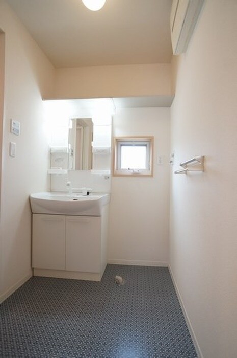 物件内観写真9　(洗面)