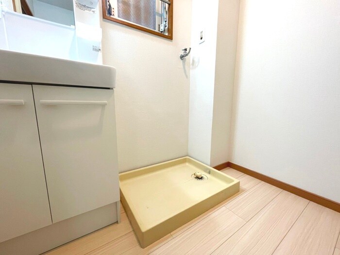 物件内観写真13　(洗濯機置場)