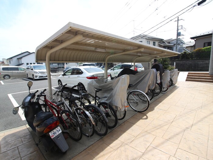 物件外観写真5　(駐輪場)