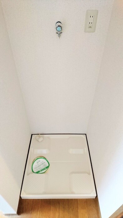 物件内観写真13　(洗濯機置場)