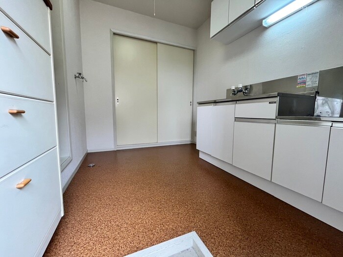 物件内観写真13　(廊下)