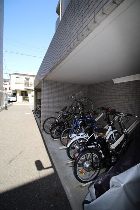 物件外観写真6　(駐輪場)