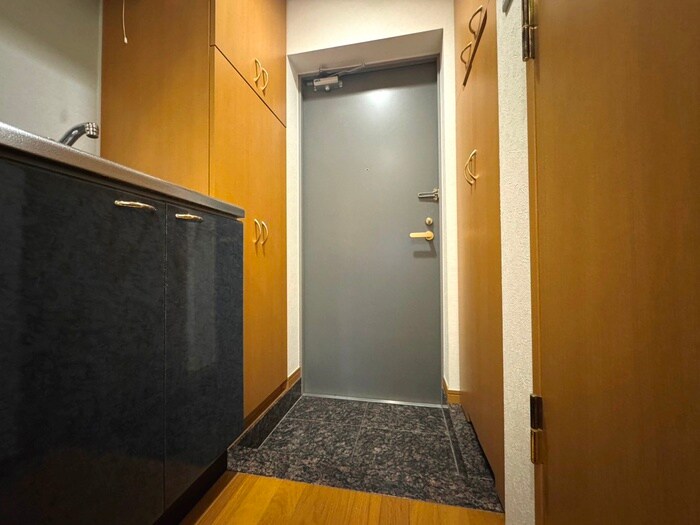 物件内観写真18　(玄関)