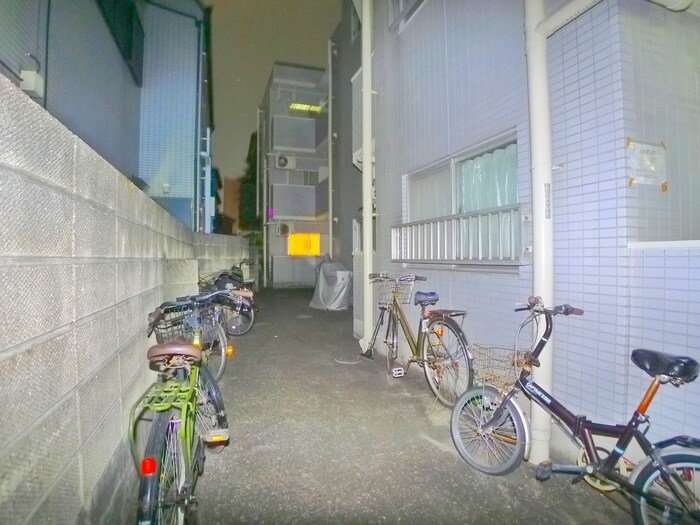 物件外観写真6　(駐輪場)