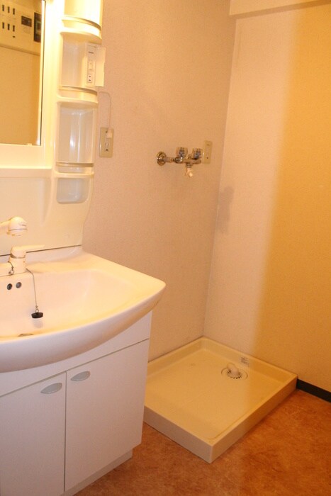 物件内観写真13　(洗濯機置場)