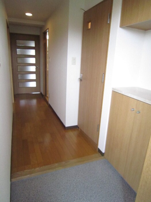 物件内観写真16　(玄関)