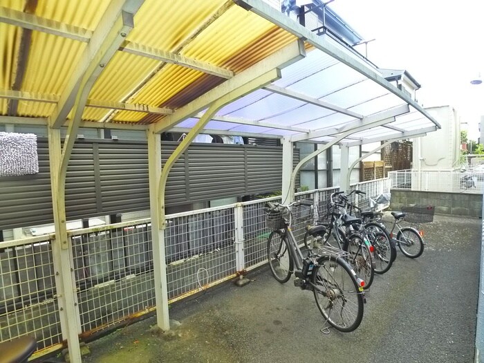 物件外観写真2　(駐輪場)