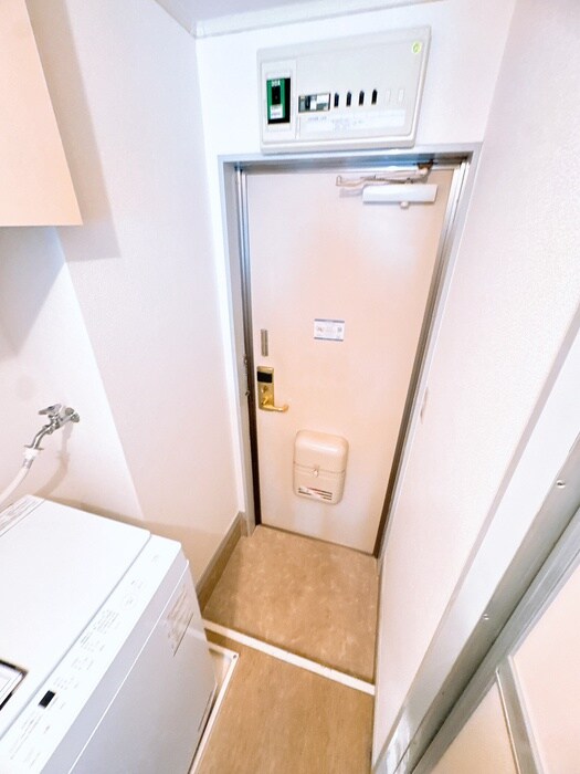 物件内観写真7　(玄関)