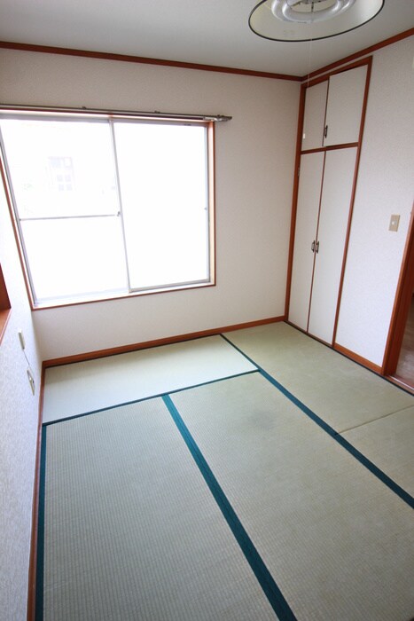 物件内観写真8　(居室)