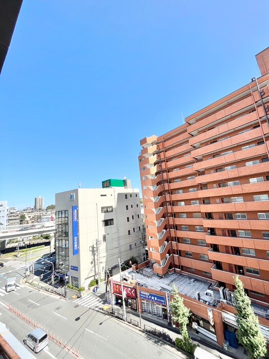 物件内観写真16　(室内からの展望)