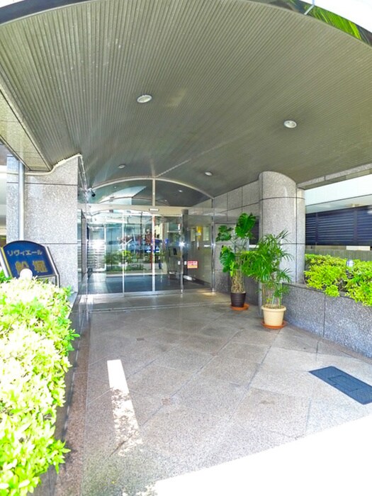 物件外観写真4　(エントランス部分)