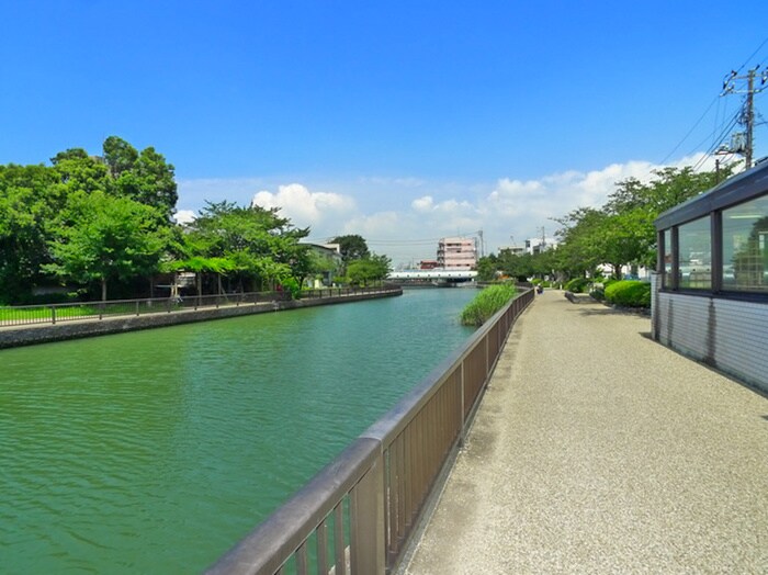 物件外観写真6　(周辺環境)