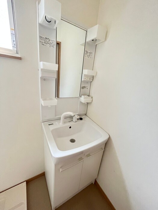 物件内観写真12　(洗面)