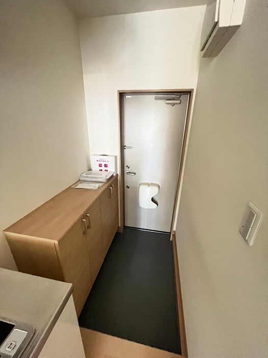 物件内観写真15　(玄関)