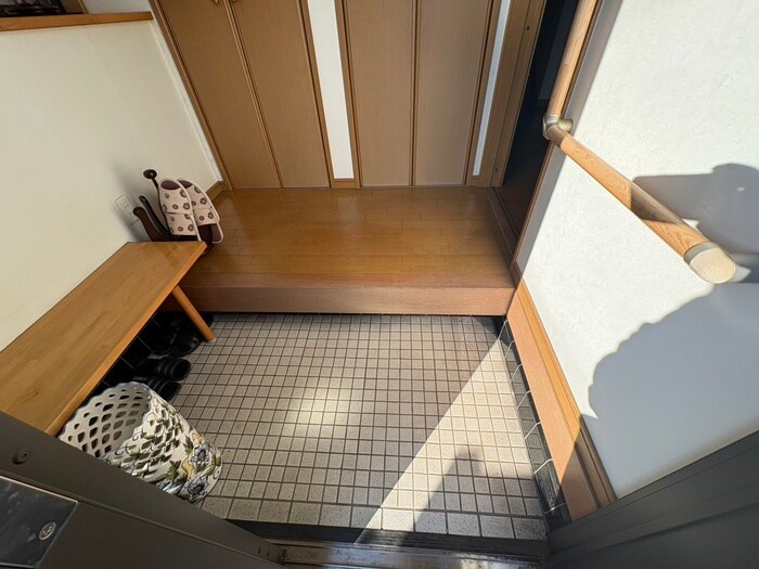 物件内観写真14　(玄関)