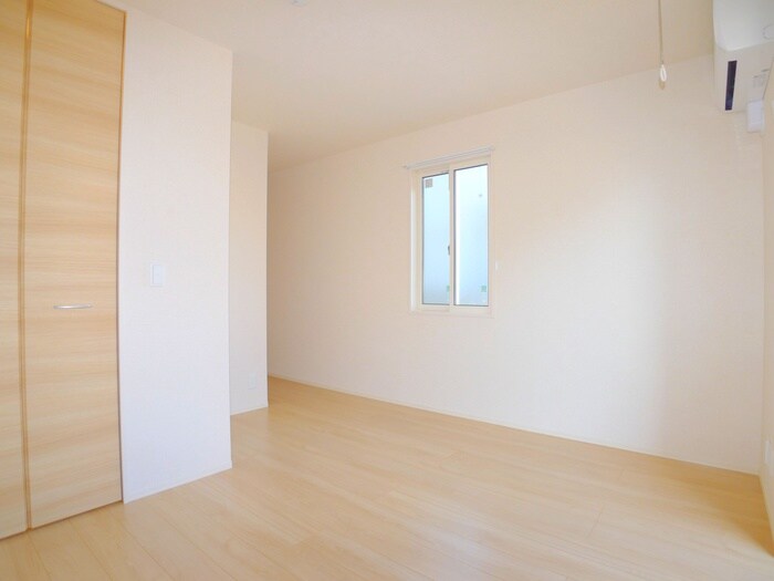 物件内観写真9　(居室)