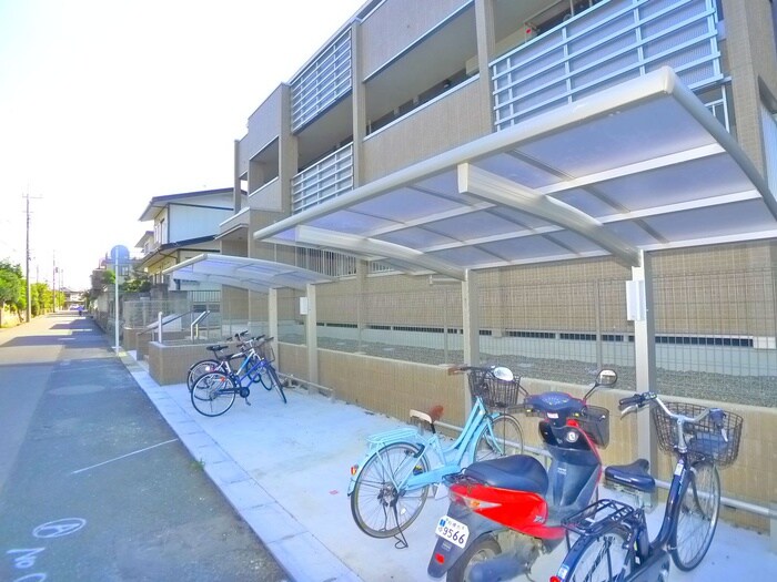 物件外観写真4　(駐輪場)