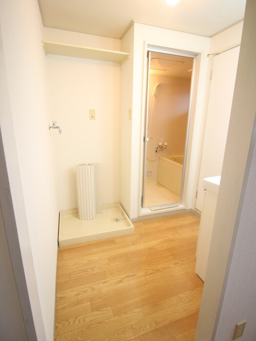 物件内観写真17　(洗濯機置場)