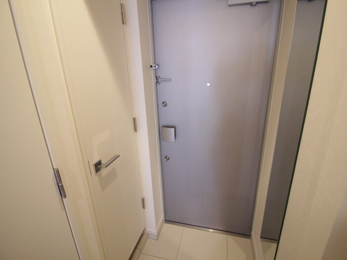 物件内観写真10　(玄関)