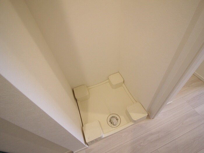 物件内観写真15　(洗濯機置場)